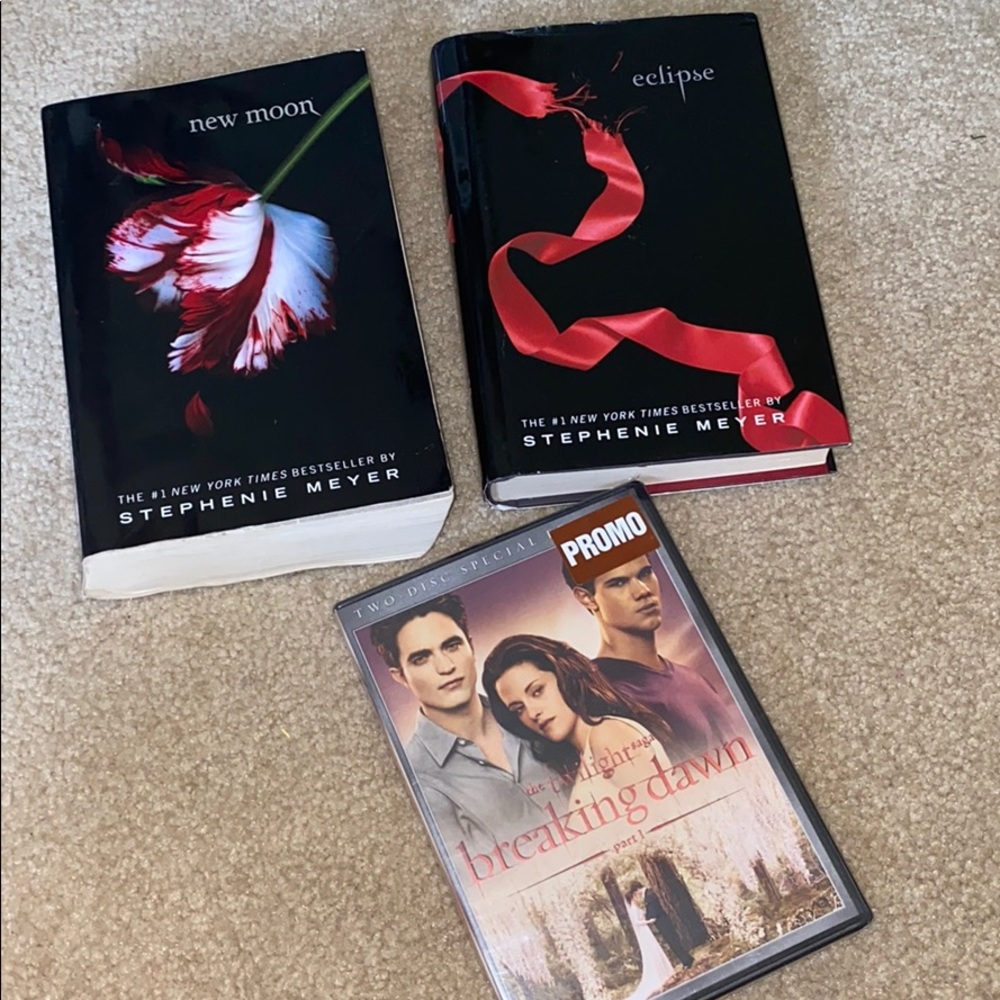 Twilight Bundle Books and DVD